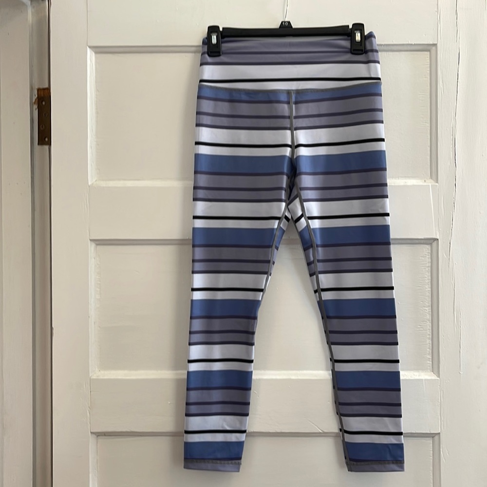 Zyia Purple Horizon 24 Inch Light and Tight Leggings Size 6-8